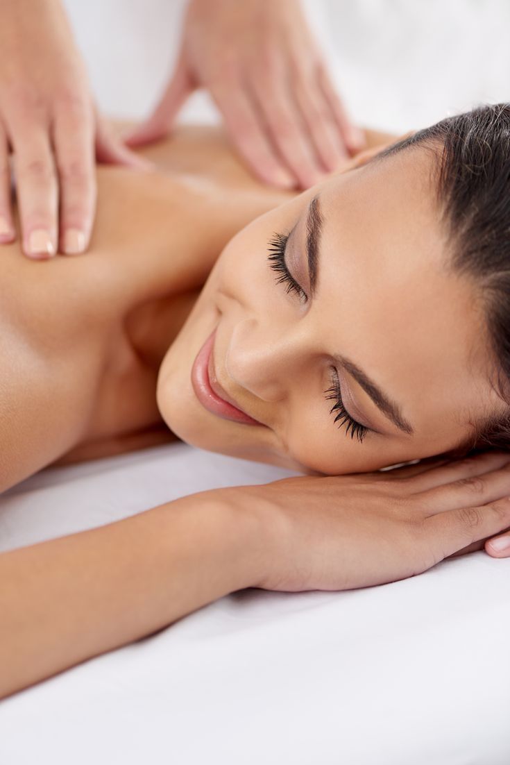¿Tienes granitos o puntos negros en la espalda? Descubre cómo una exfoliación profunda puede ayudarte